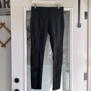 Black leggings w/ mesh detail